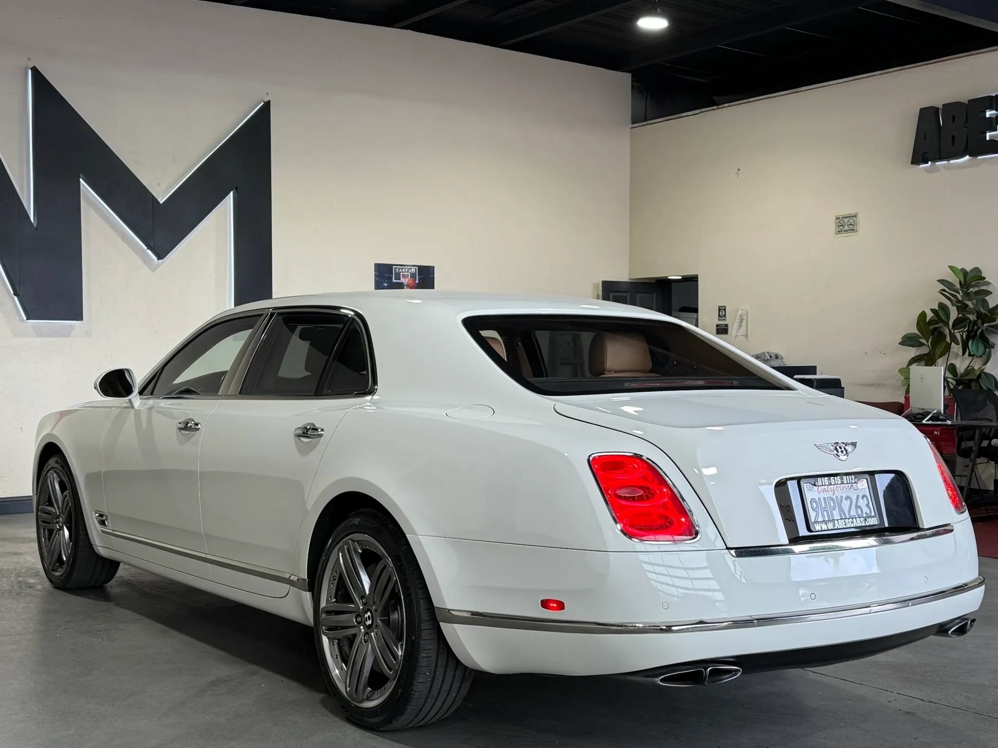 Used 2013 Bentley Mulsanne RWD image 6