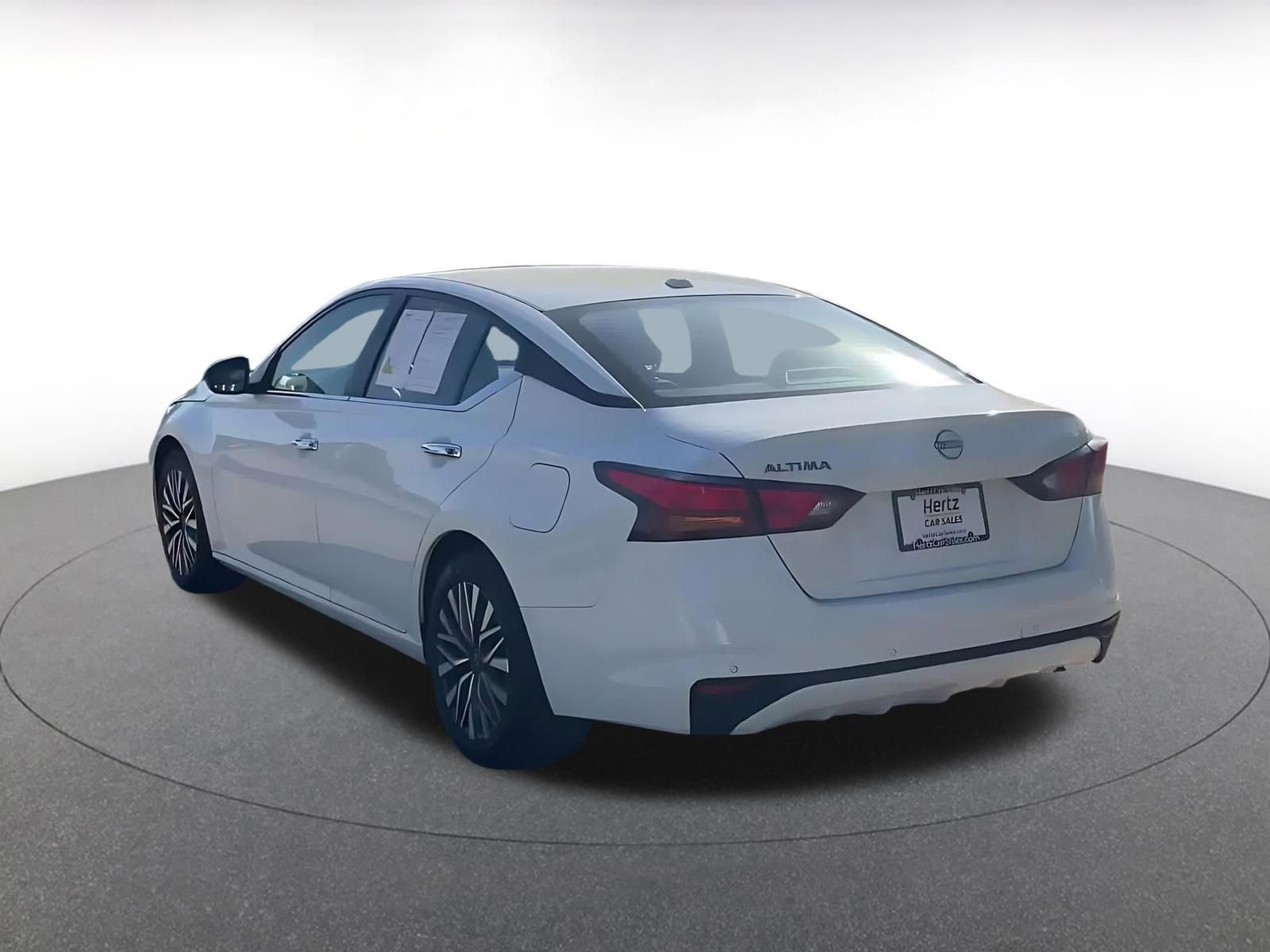 Used 2025 Nissan Altima 2.5 SV image 11