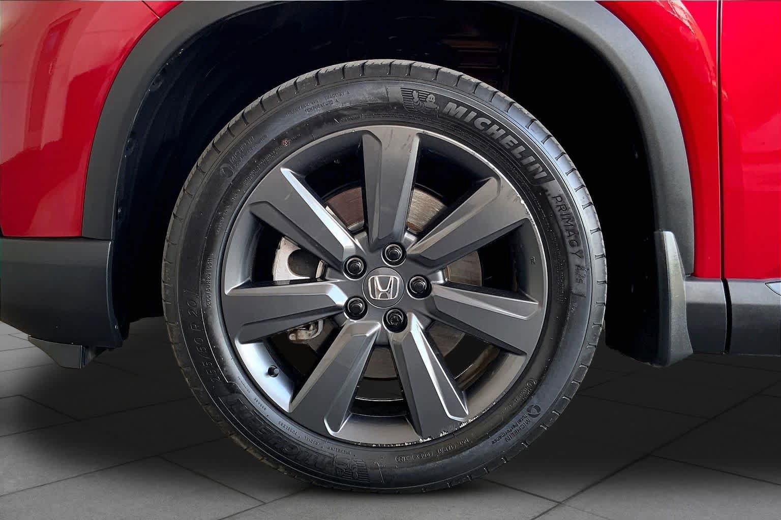 Used 2024 Honda Pilot Sport image 11