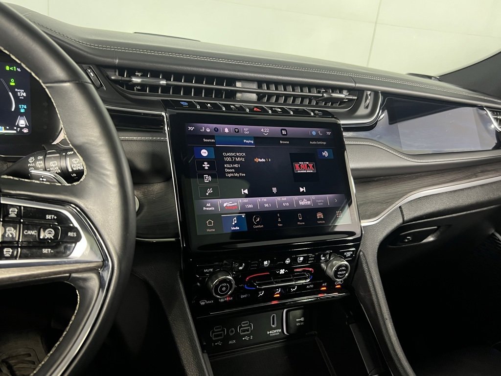 Used 2022 Jeep Grand Cherokee Overland w/ Advanced Protech Group III image 18