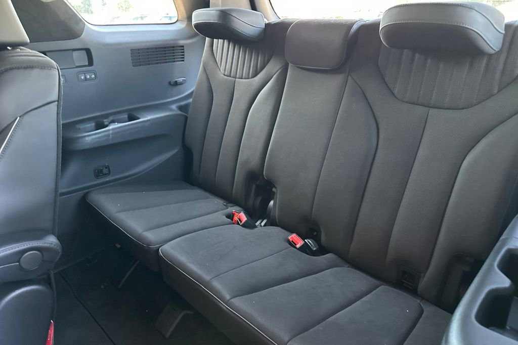 Used 2025 Hyundai Palisade Calligraphy image 13