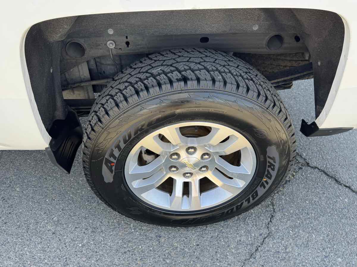 Used 2017 Chevrolet Silverado 1500 LT w/ All Star Edition AWD/4WD image 33