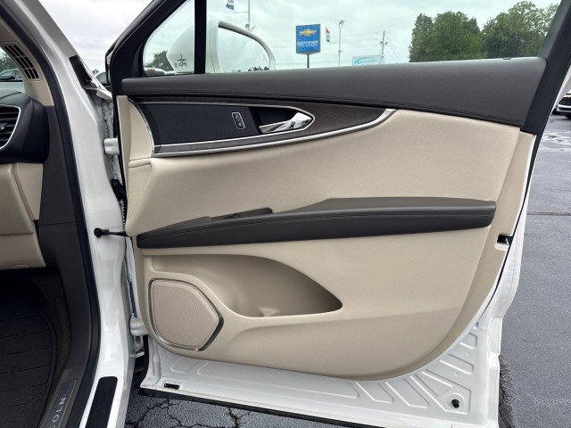 Used 2016 Lincoln MKX Select w/ Select Plus Package FWD image 12