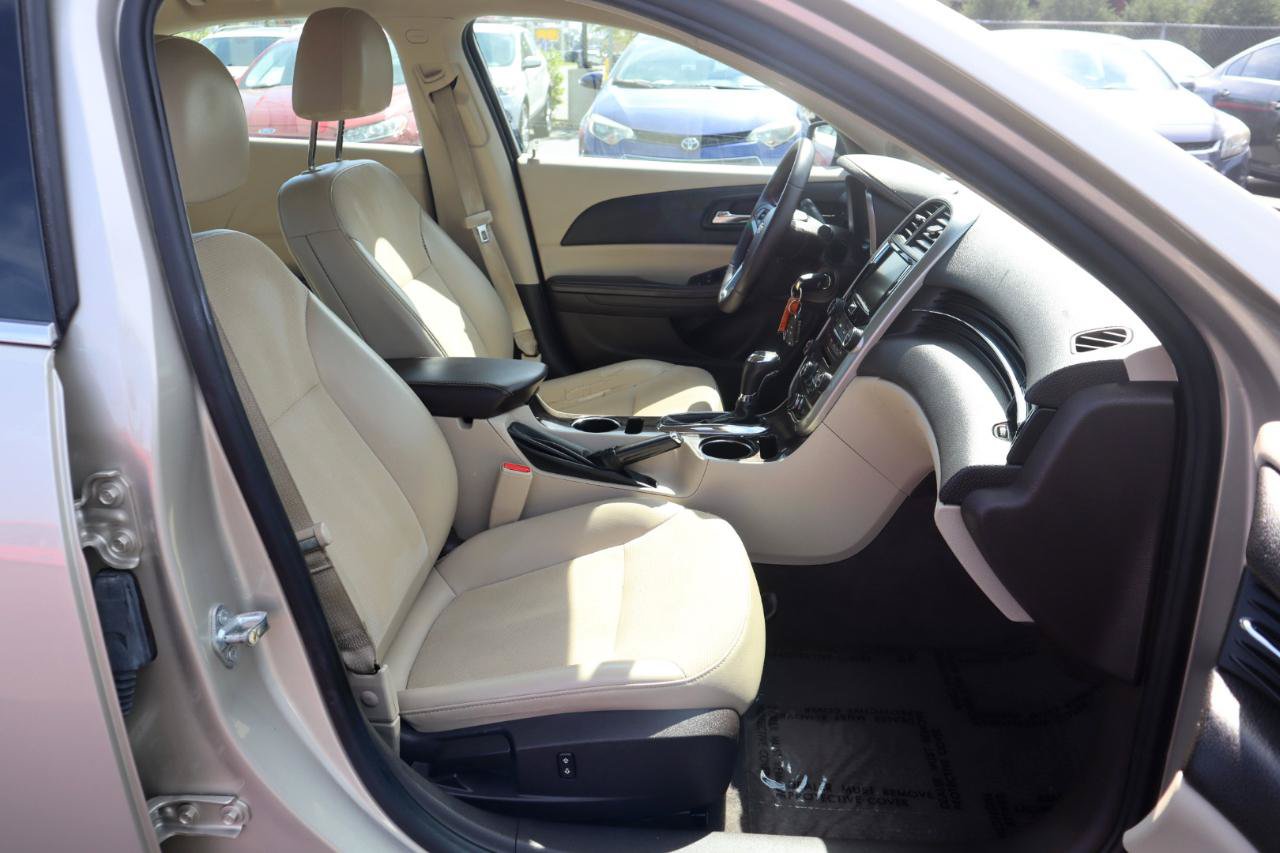 Used 2015 Chevrolet Malibu LT FWD image 9