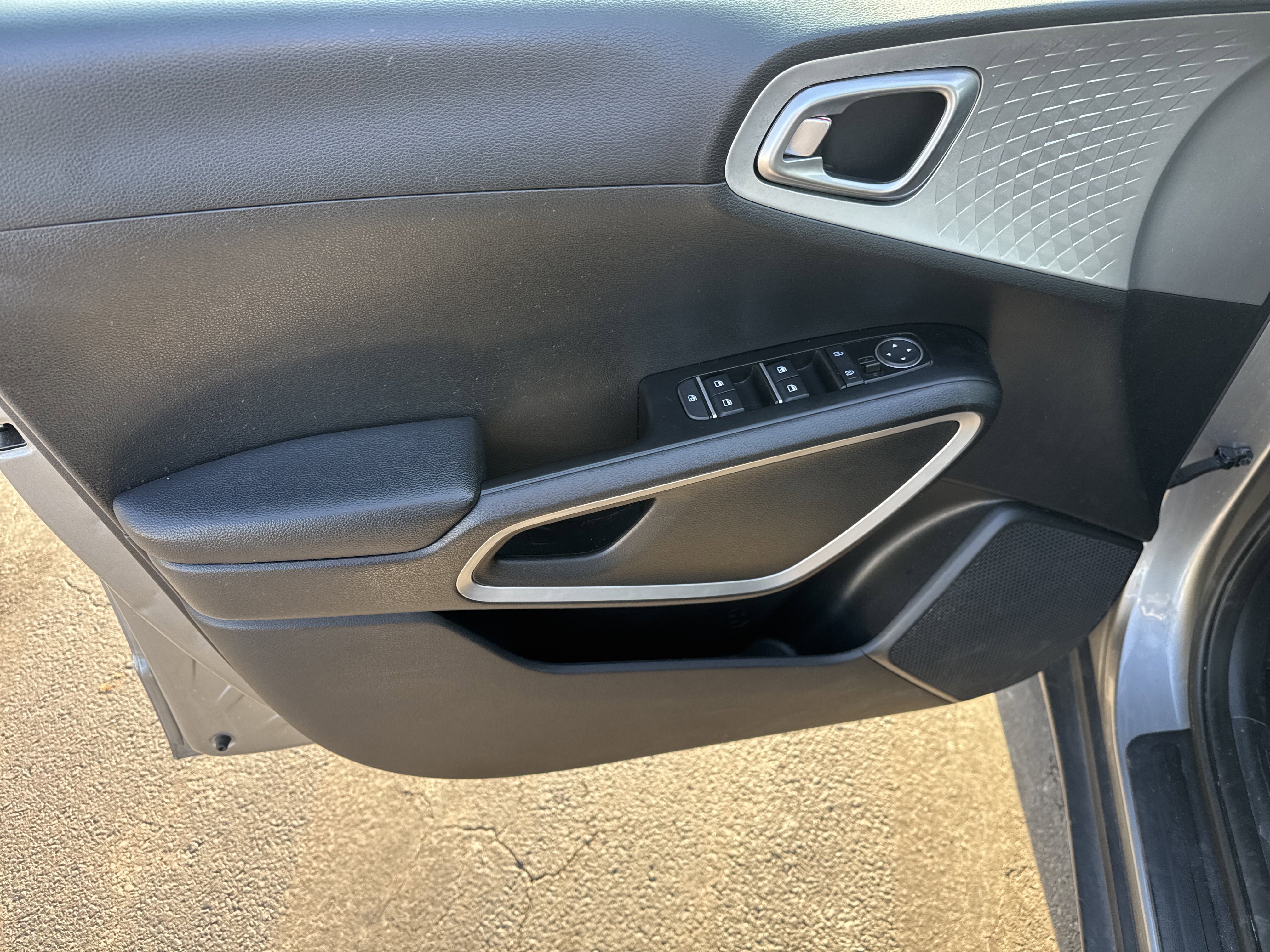 Used 2024 Kia Soul LX w/ Option Group 015 image 15