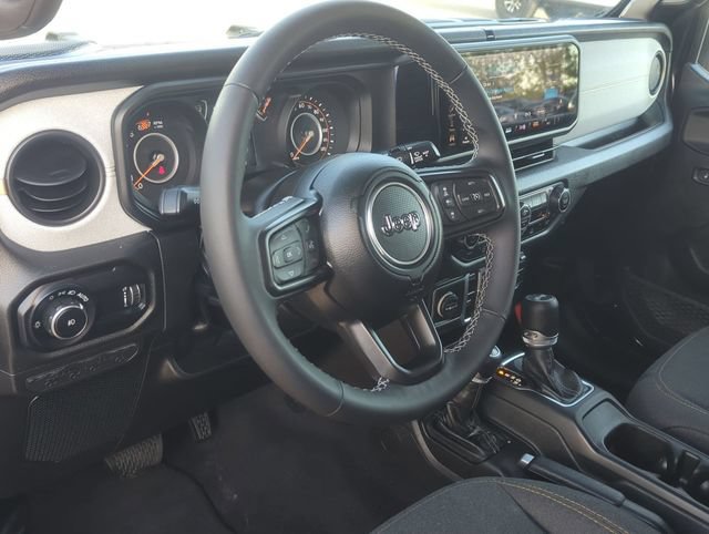 Used 2025 Jeep Wrangler Unlimited Sport AWD/4WD image 12