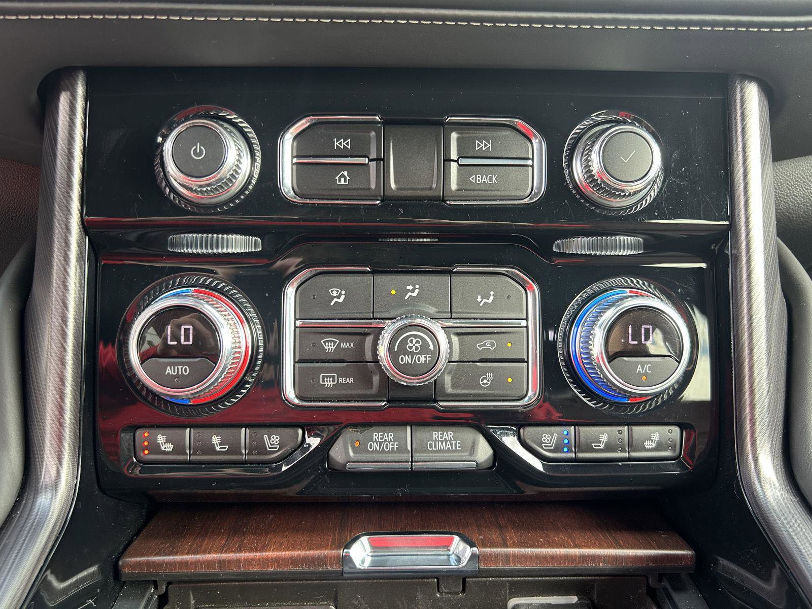 Used 2023 GMC Yukon Denali Ultimate image 27