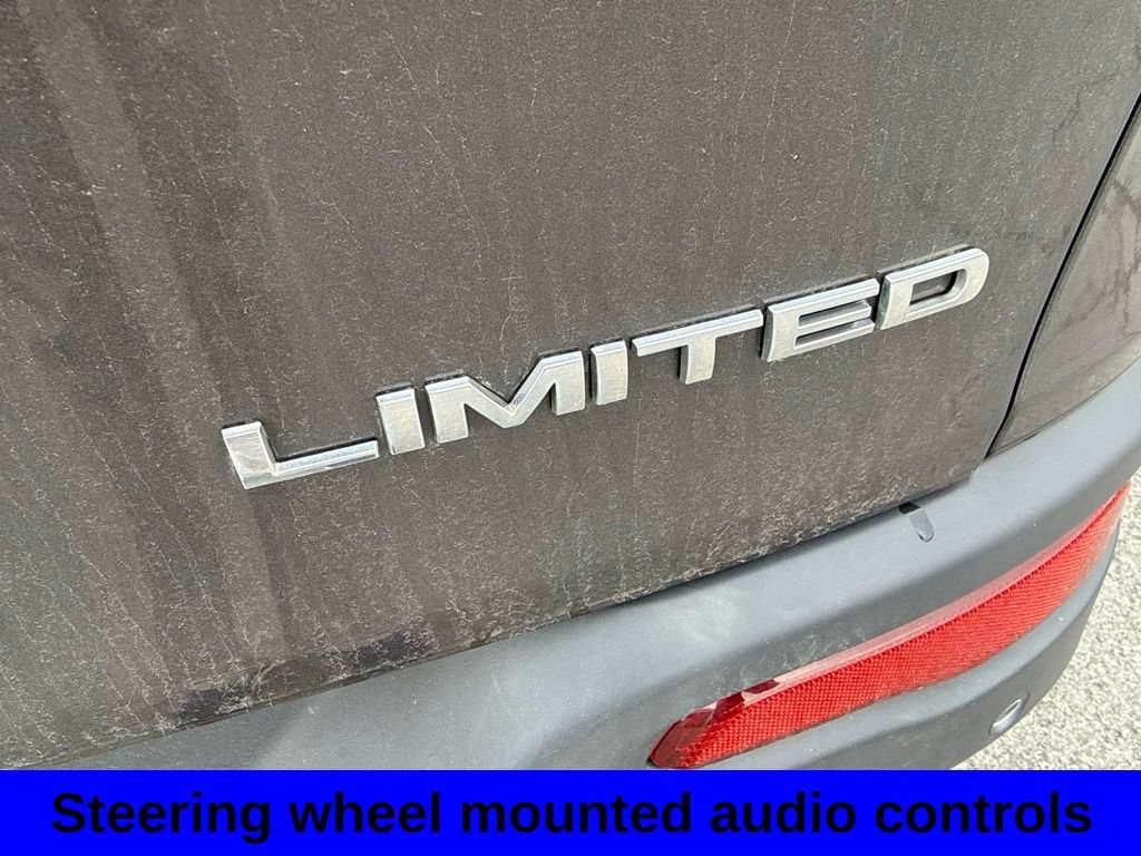 Used 2017 Jeep Cherokee Limited AWD/4WD image 5