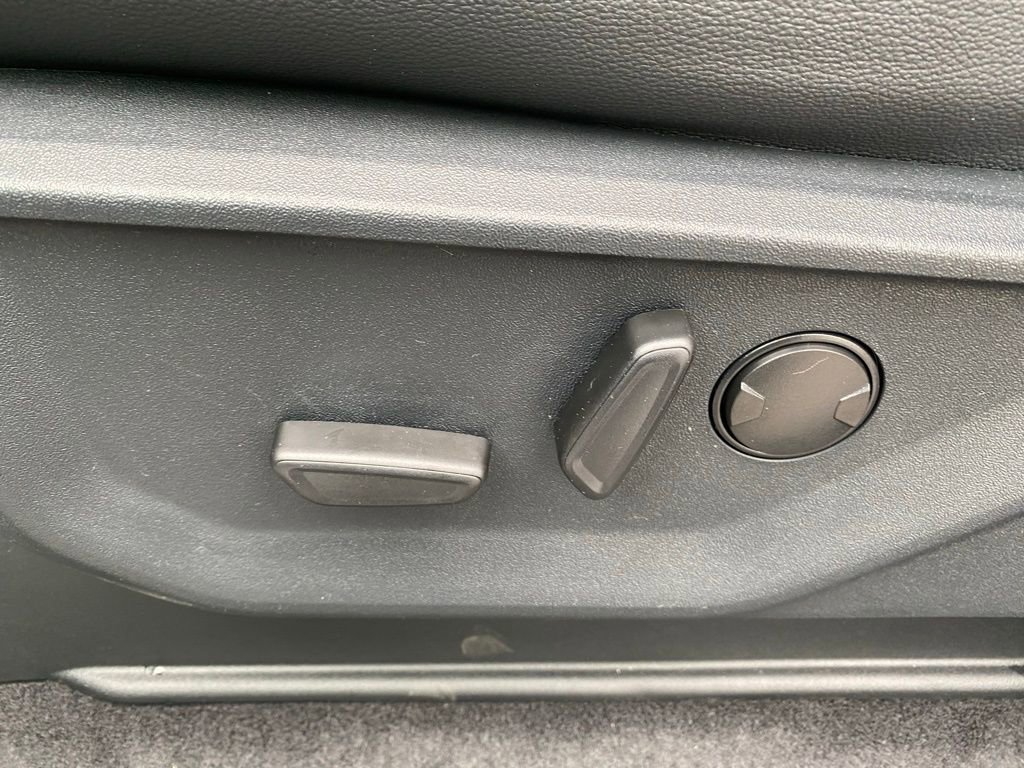 New 2025 Ford F150 Lariat w/ Equipment Group 501A Mid image 16