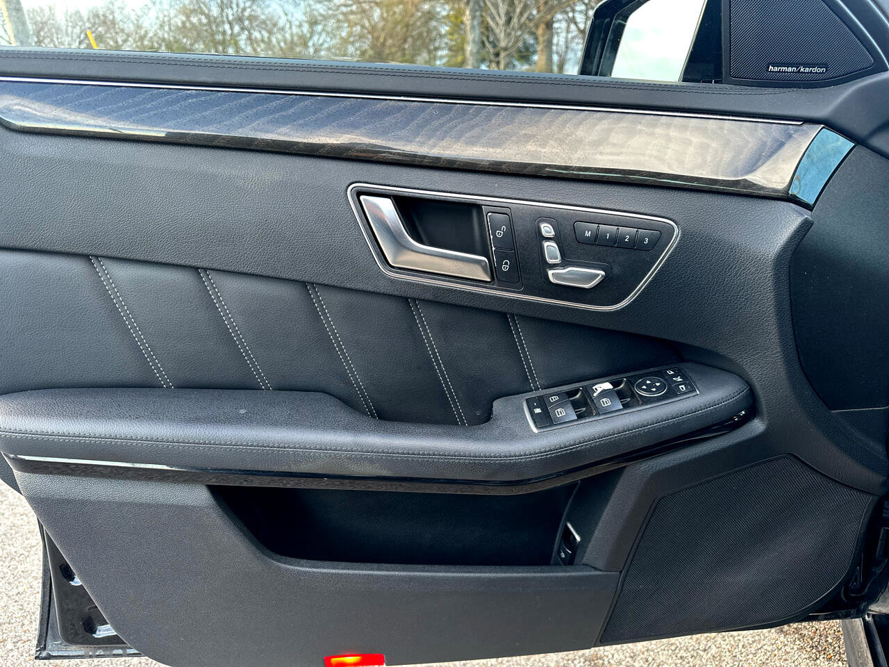 Used 2016 Mercedes-Benz E 400 Sedan image 35