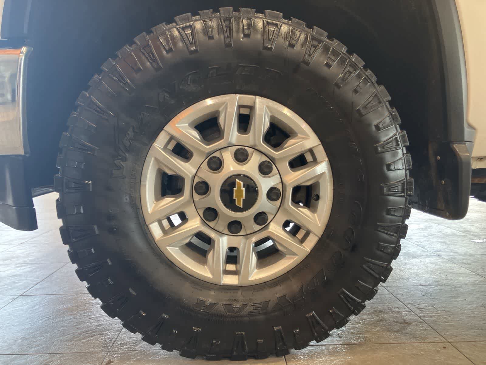 Used 2021 Chevrolet Silverado 2500 LT w/ Convenience Package AWD/4WD image 9