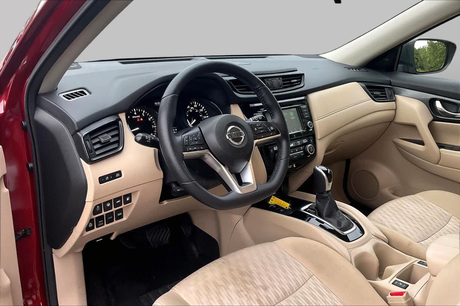 Used 2020 Nissan Rogue SV w/ Sun & Sound Touring Package AWD/4WD image 17