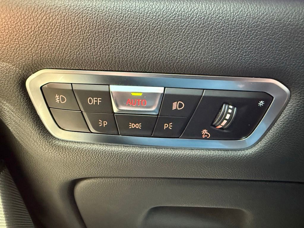 Used 2022 BMW X7 M50i AWD/4WD image 23