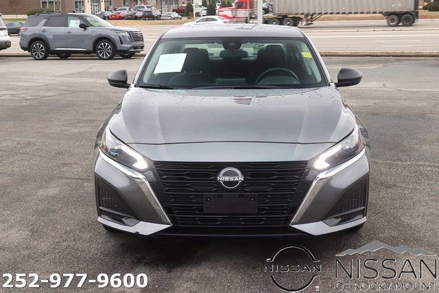 Certified 2024 Nissan Altima 2.5 SV image 3