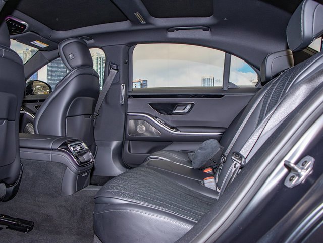 Certified 2024 Mercedes-Benz S 500 4MATIC image 22