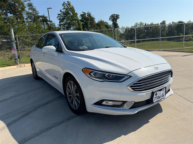 Used 2017 Ford Fusion SE w/ Equipment Group 602A FWD image 10