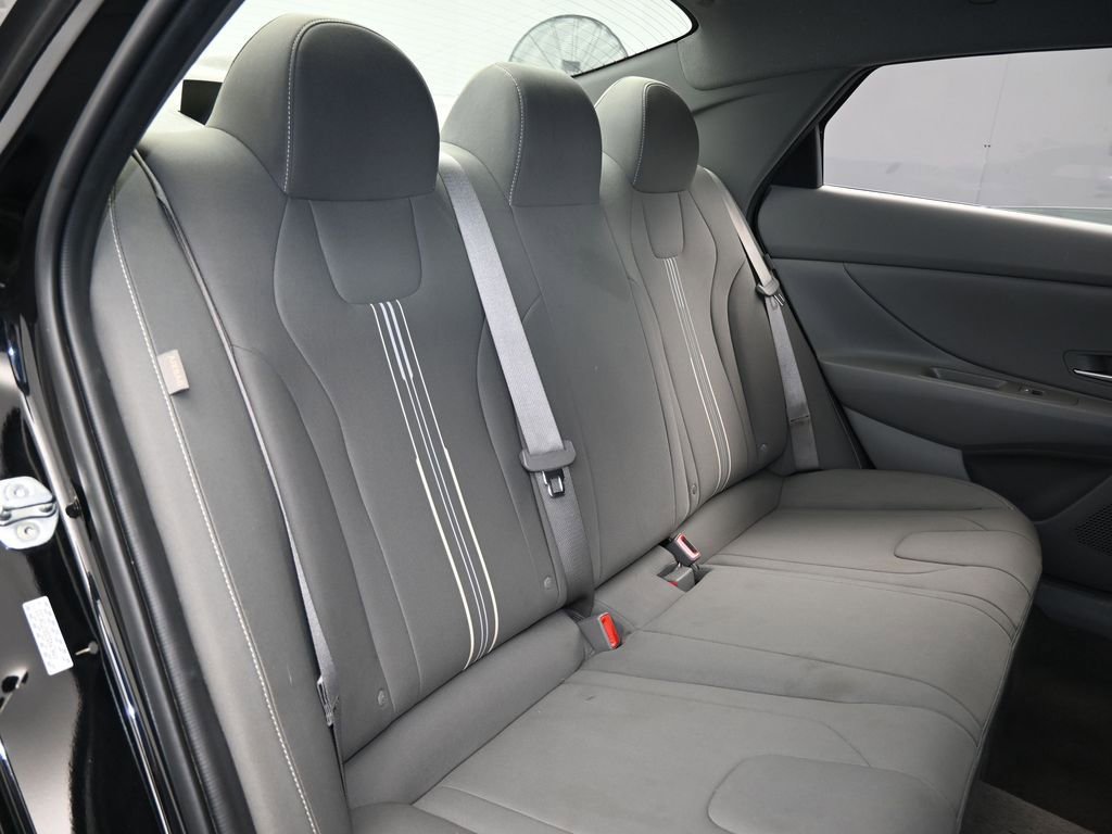 Used 2024 Hyundai Elantra SEL image 39