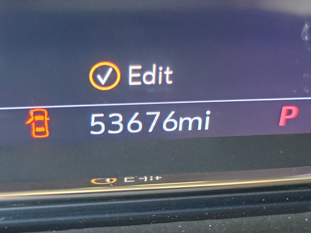 Used 2021 GMC Yukon XL Denali w/ Denali Premium Package image 27