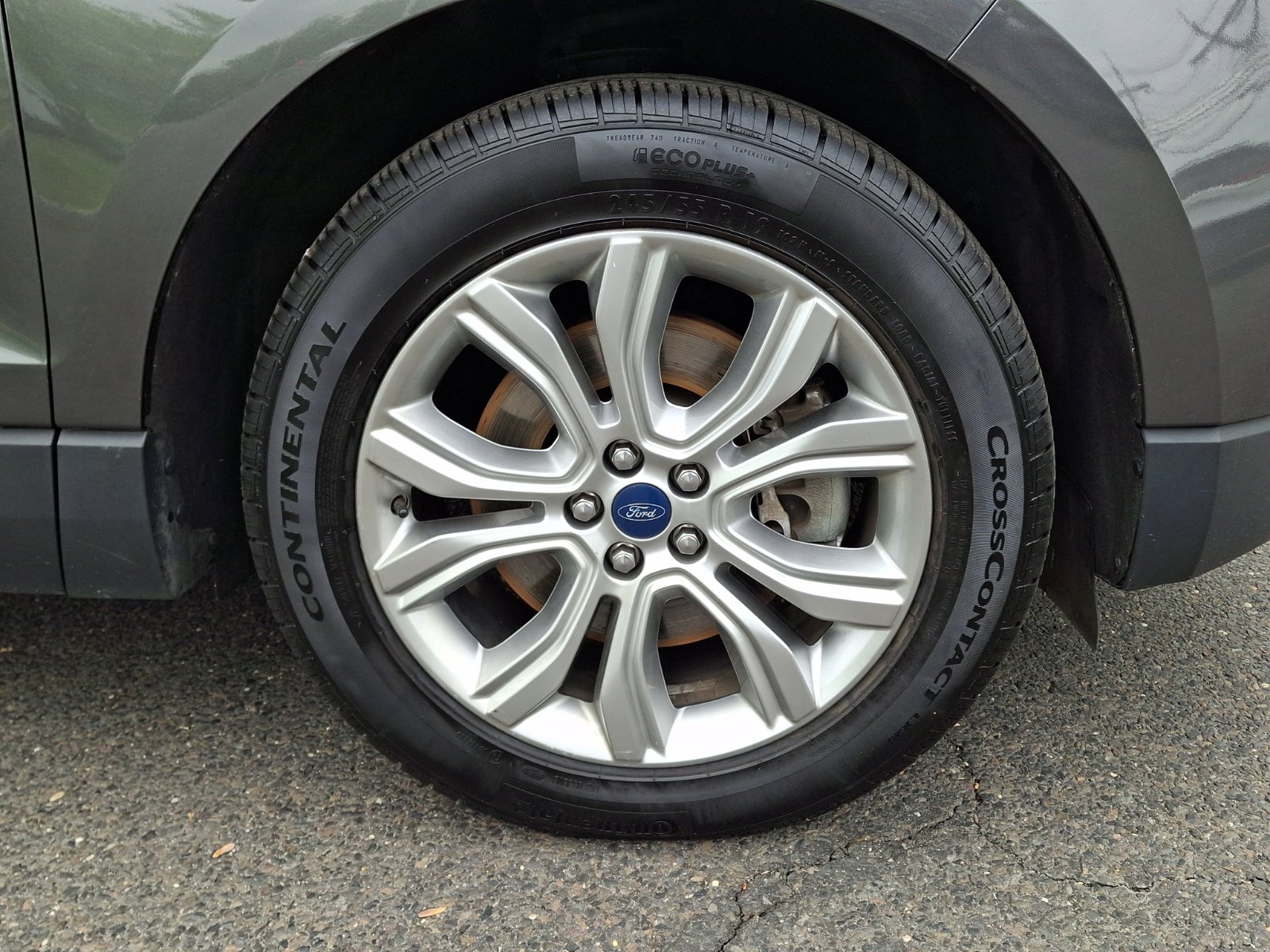 Used 2019 Ford Edge Titanium w/ Cold Weather Package AWD/4WD image 8