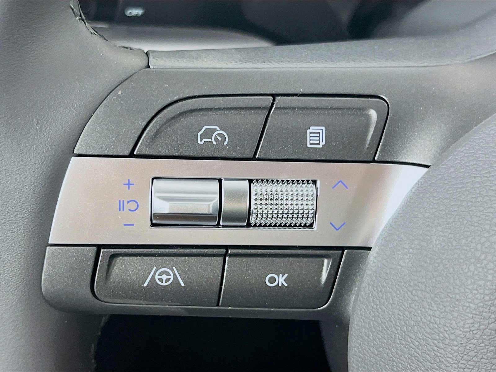 New 2025 Hyundai Kona SEL AWD/4WD image 14