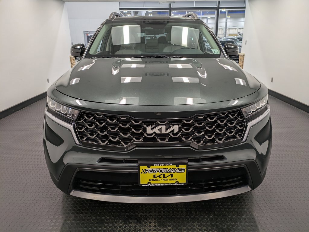 Used 2022 Kia Sorento S w/ Panoramic Sunroof Package image 2