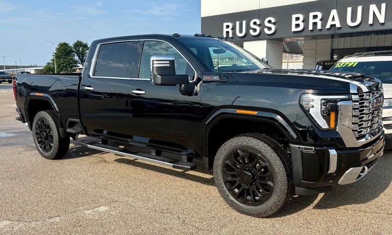 New 2026 GMC Sierra 2500 Denali w/ Denali Reserve Package AWD/4WD image 2