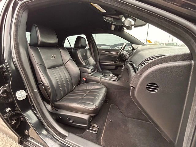 Used 2019 Chrysler 300 S image 36