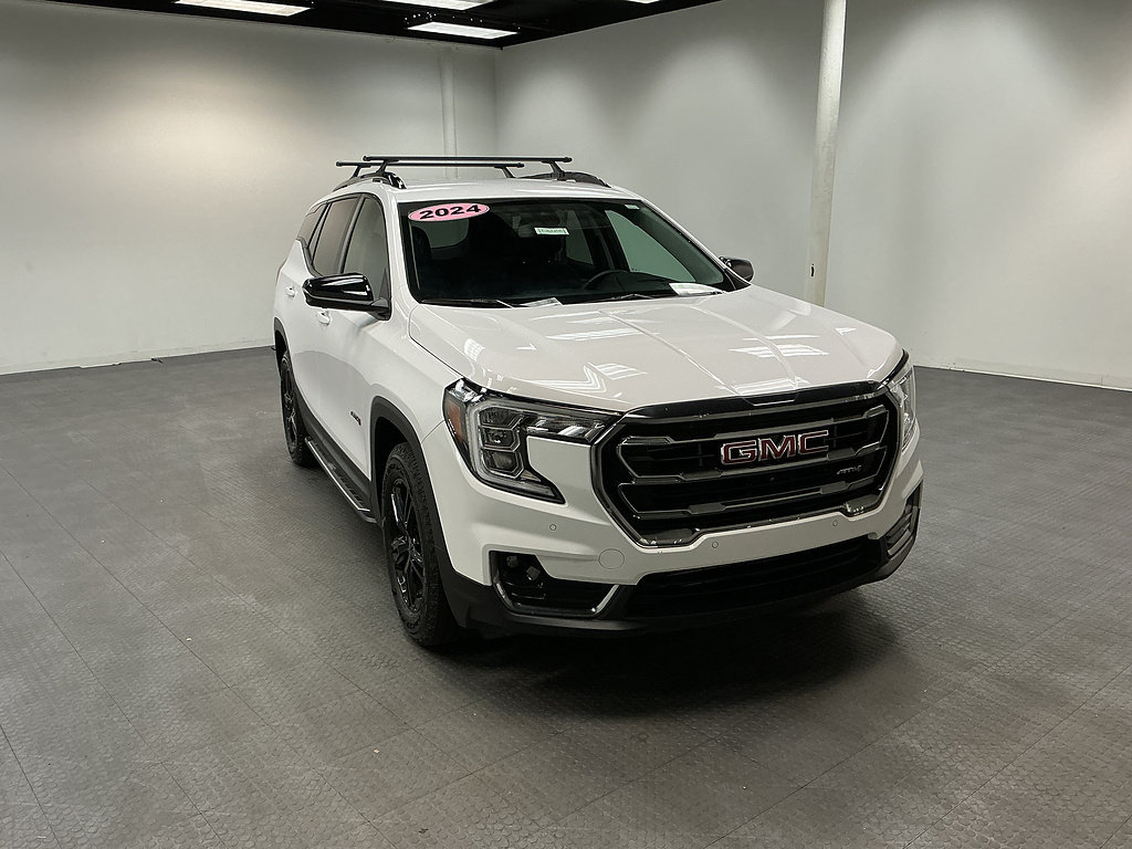 Used 2024 GMC Terrain AT4 w/ LPO, 'HIT The Road' Package AWD/4WD image 7
