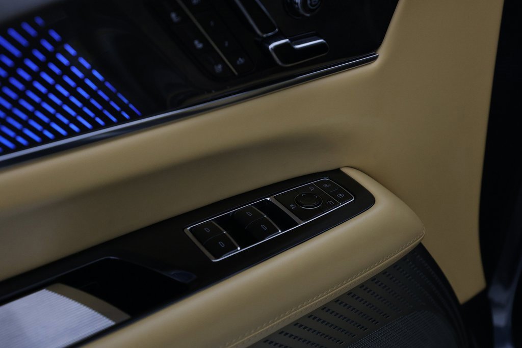 Used 2025 Cadillac Escalade IQ Sport 2 image 18