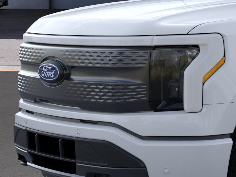 New 2025 Ford F150 Lightning Flash AWD/4WD image 17
