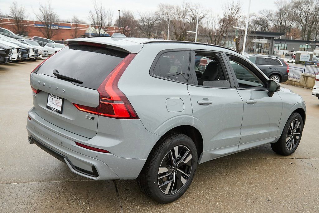 New 2026 Volvo XC60 B5 Core w/ Climate Package image 8