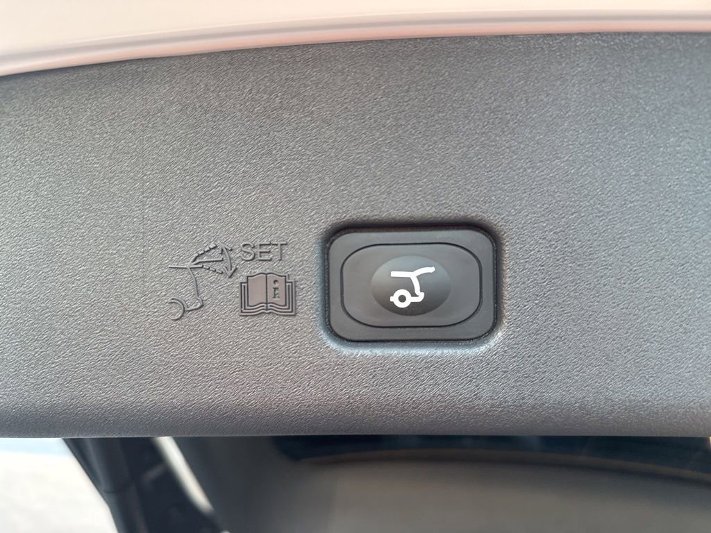 New 2026 Lincoln Nautilus Reserve w/ Jet Appearance Package image 18