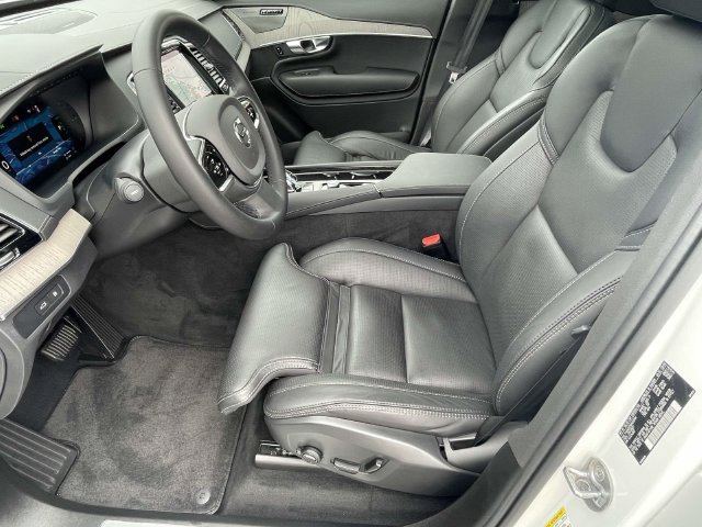 Used 2024 Volvo XC90 T8 Ultimate AWD/4WD image 9