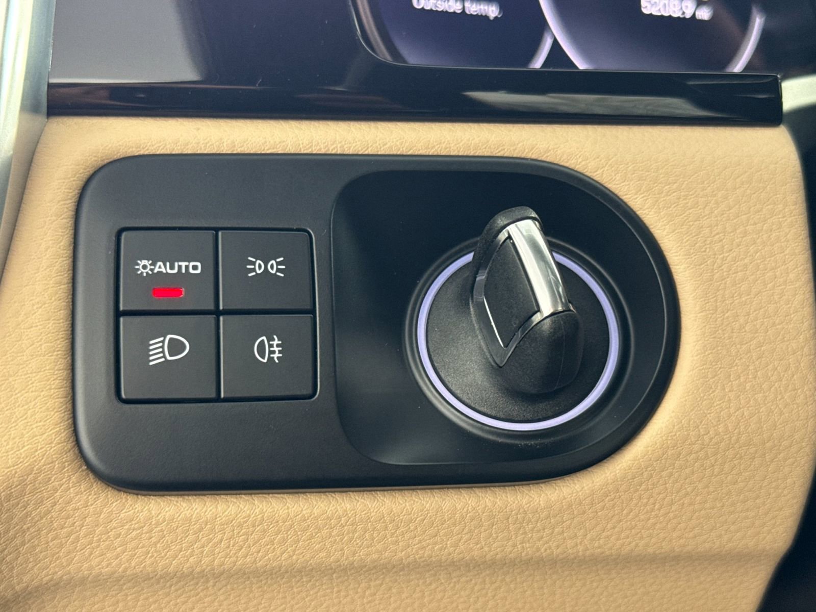 Certified 2023 Porsche Cayenne image 31