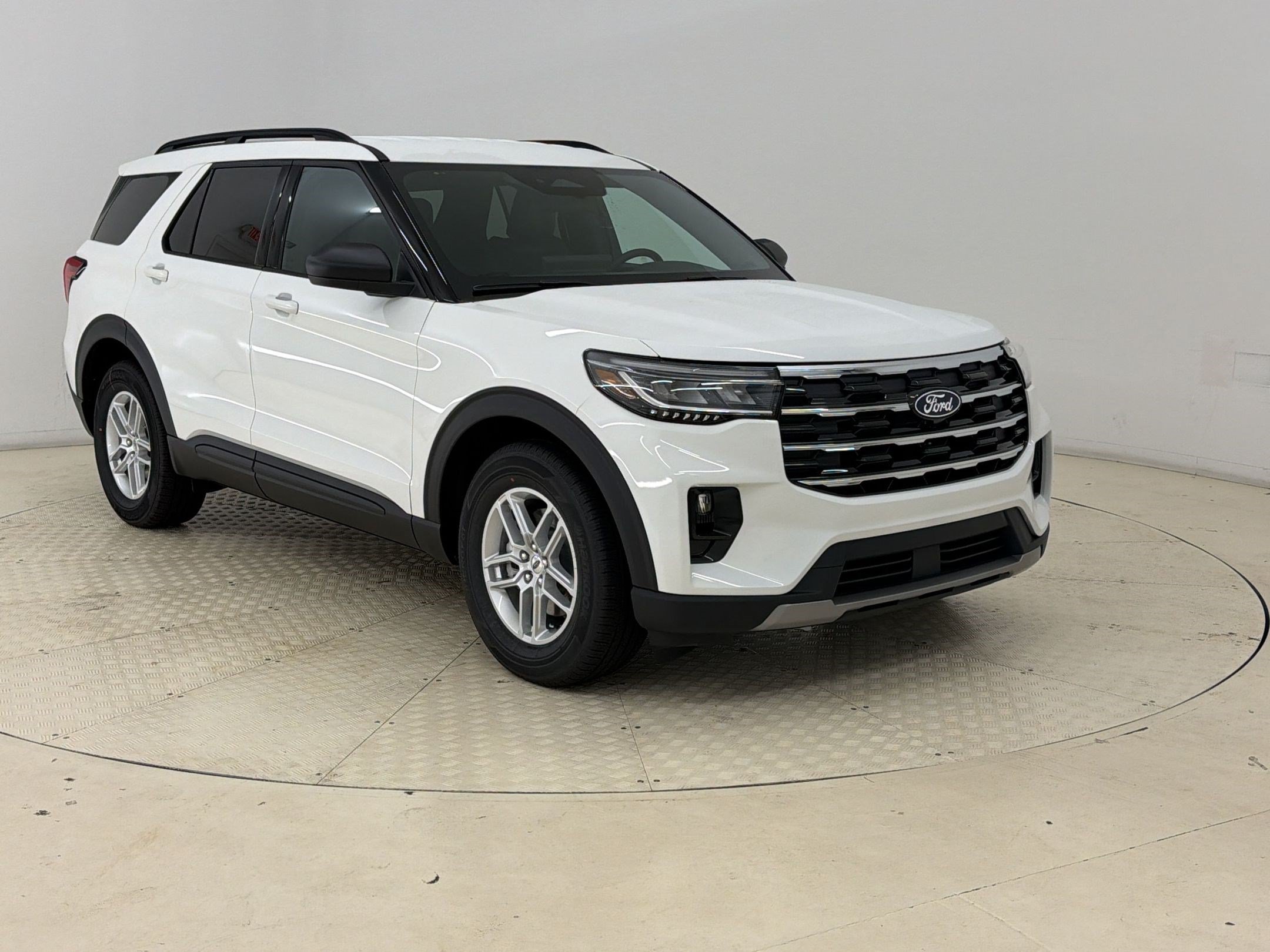 New 2027 Ford Explorer Active w/ Active Comfort Package RWD image 7