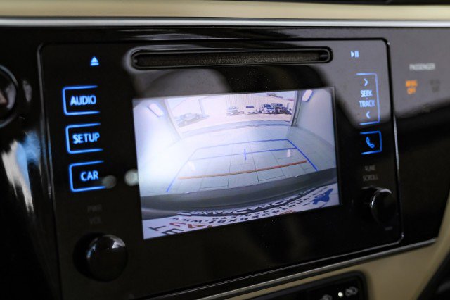 Used 2017 Toyota Corolla LE image 23