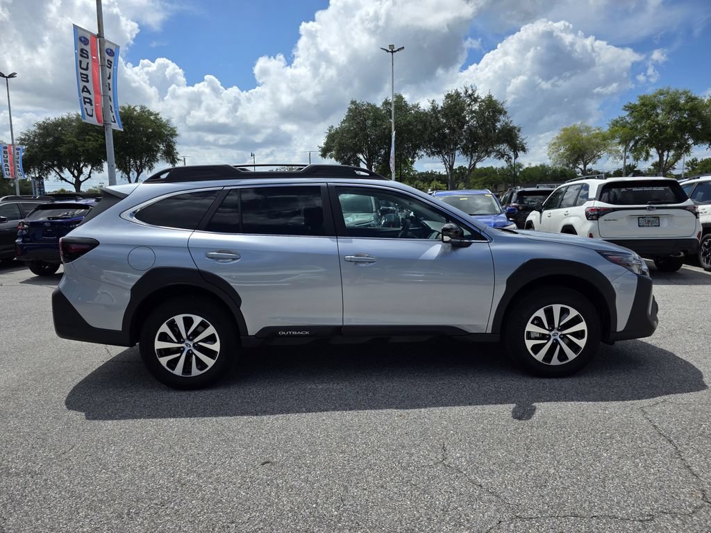 Used 2025 Subaru Outback Premium w/ Popular Package #1A AWD/4WD image 2