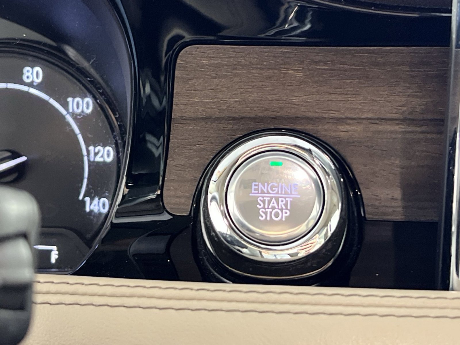 Used 2020 Lincoln Corsair Reserve w/ Elements Package FWD image 36