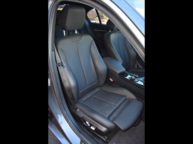 Used 2017 BMW 330i Sedan RWD image 33