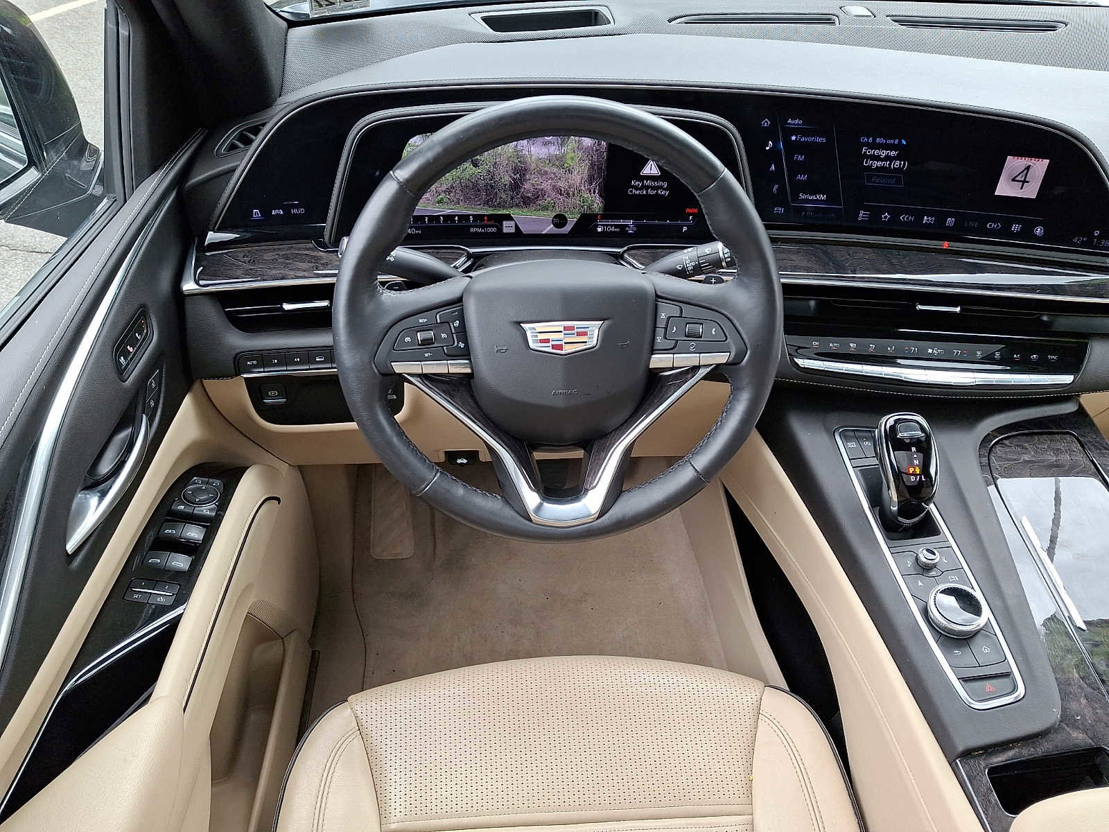 Used 2022 Cadillac Escalade Premium Luxury AWD/4WD image 13