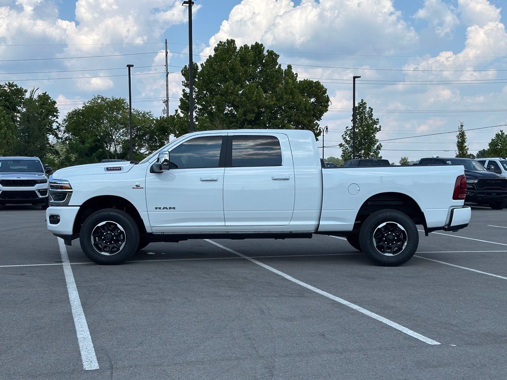 New 2026 RAM 3500 Laramie AWD/4WD image 4