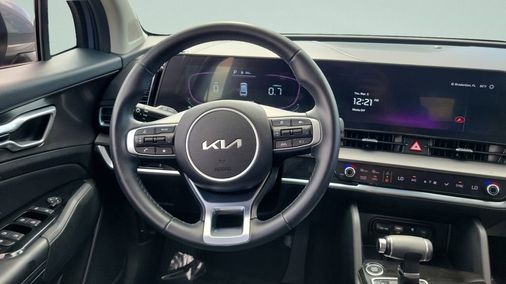 Used 2023 Kia Sportage EX image 15