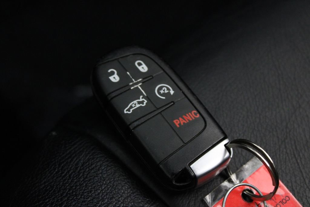 Used 2013 Dodge Charger R/T image 29