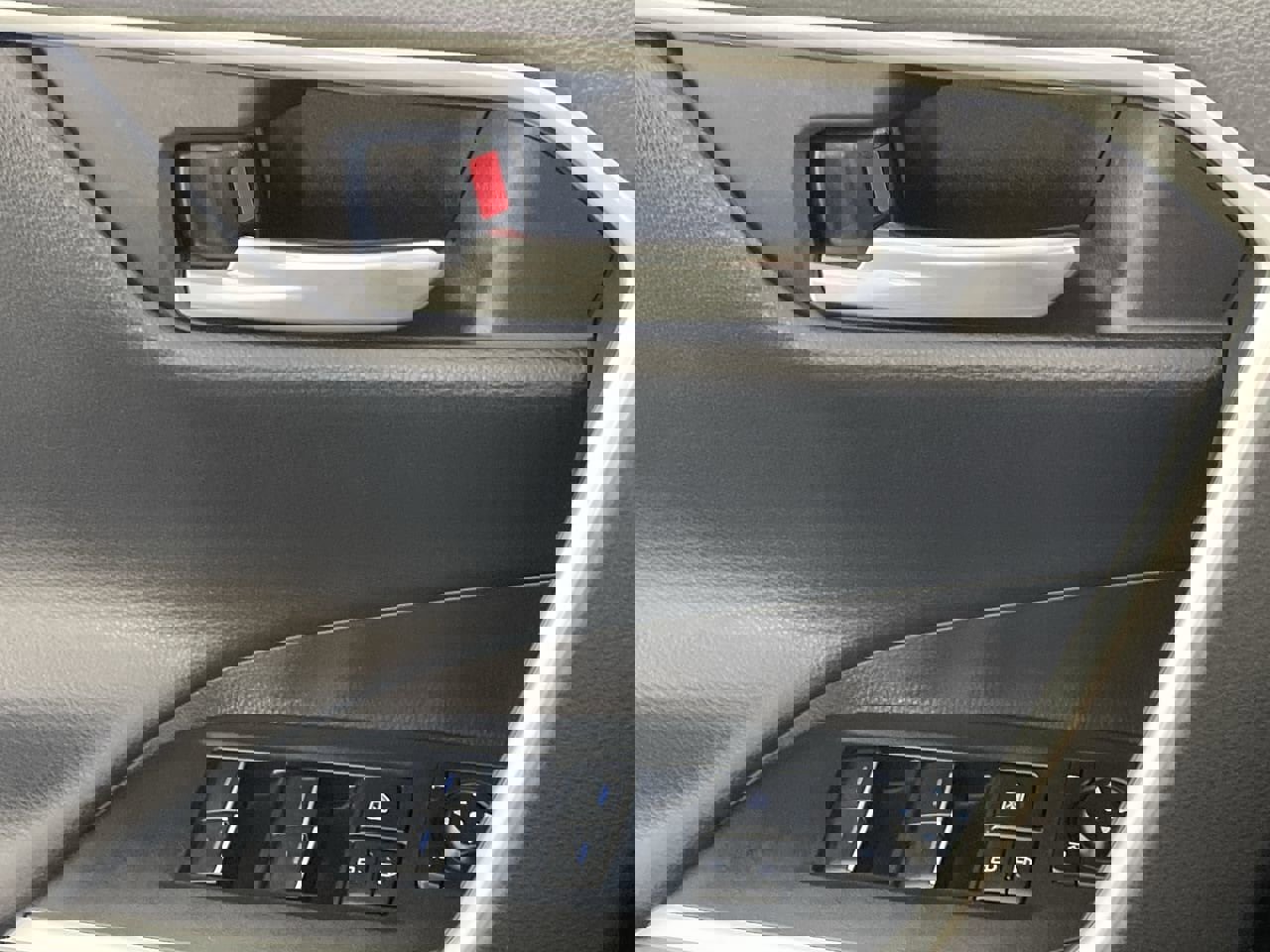 Used 2022 Toyota RAV4 TRD Off-Road image 17