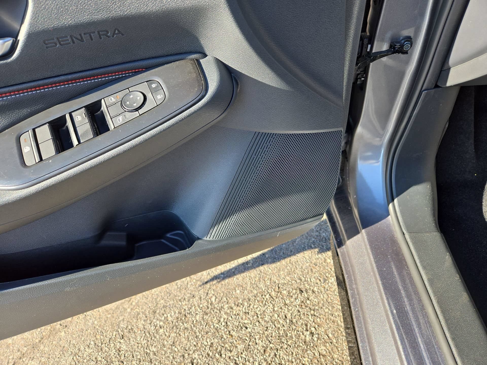 New 2026 Nissan Sentra SR w/ Floor Mat Package FWD image 32