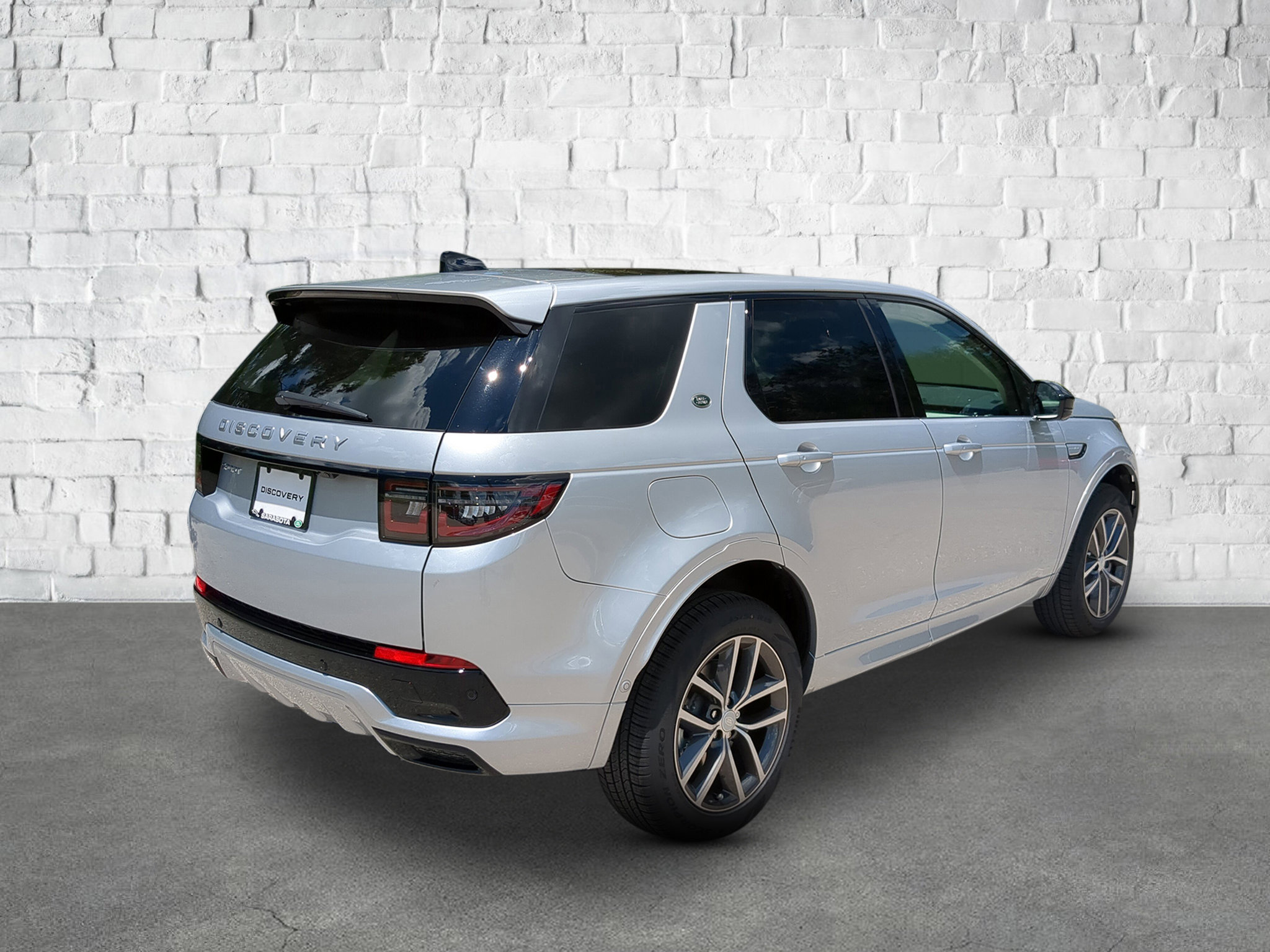 New 2025 Land Rover Discovery Sport S image 6