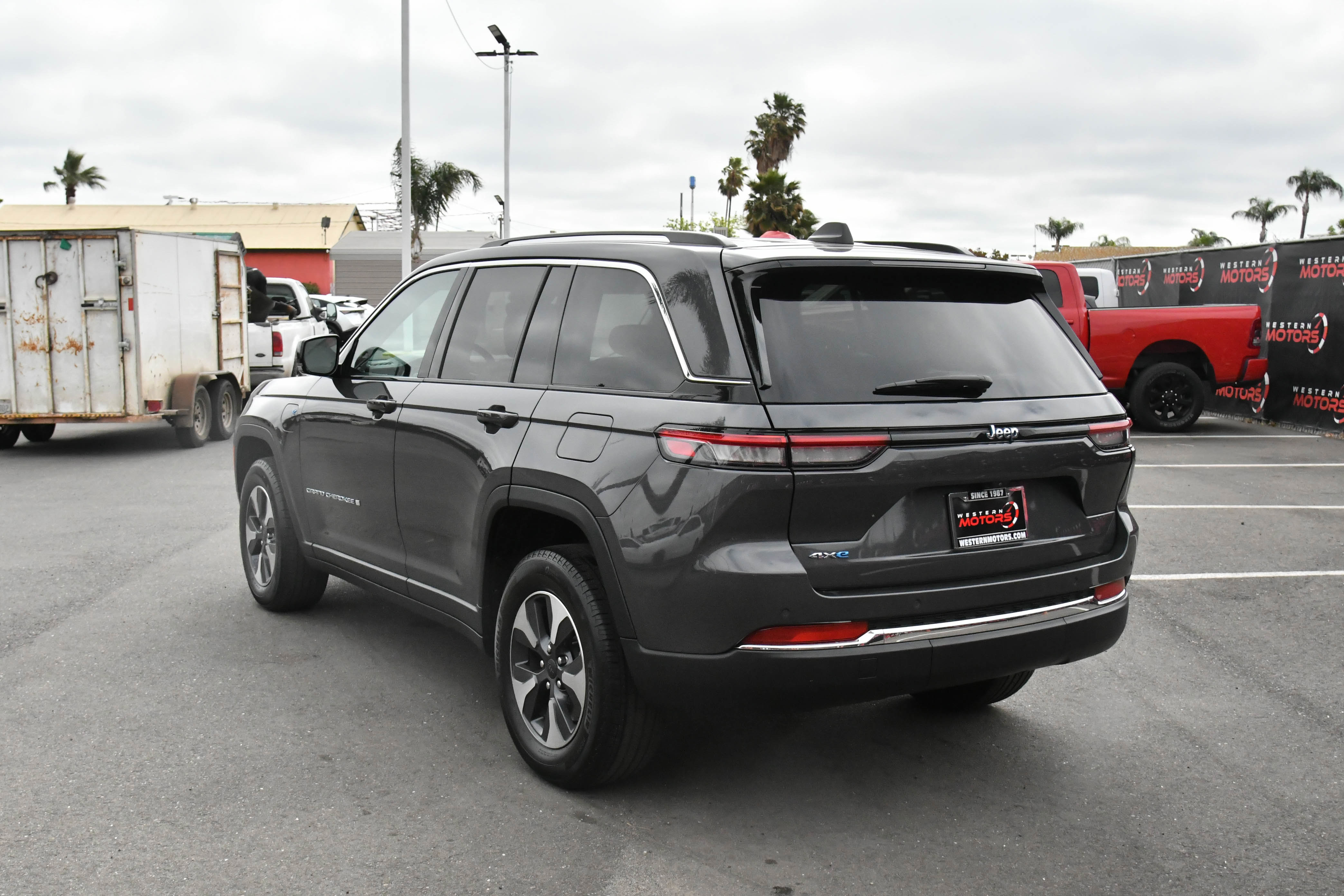 Used 2023 Jeep Grand Cherokee 4WD 4xe image 6
