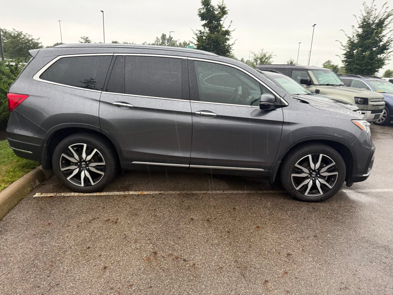 Used 2021 Honda Pilot Elite image 4