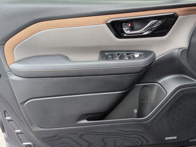 Used 2025 Subaru Forester Sport image 10