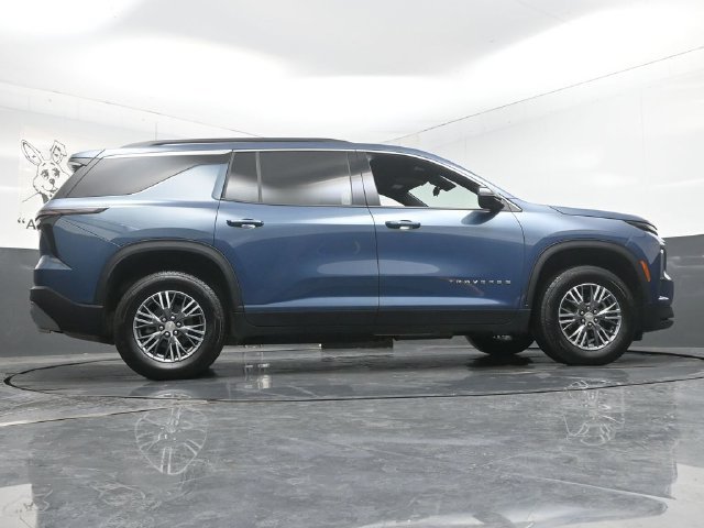 Used 2025 Chevrolet Traverse LT FWD image 60